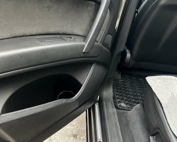 Серый Ауди Ку 7, объемом двигателя 3 л и пробегом 340 тыс. км за 13200 $, фото 64 на Automoto.ua