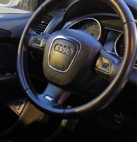 Серый Ауди Ку 7, объемом двигателя 3 л и пробегом 298 тыс. км за 7000 $, фото 6 на Automoto.ua
