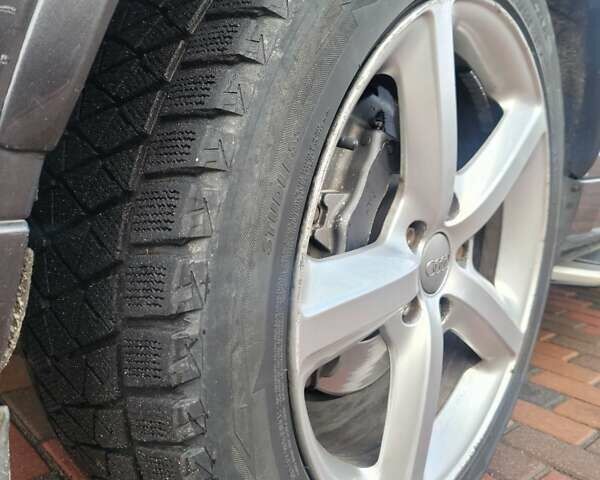 Серый Ауди Ку 7, объемом двигателя 4.16 л и пробегом 288 тыс. км за 9999 $, фото 26 на Automoto.ua