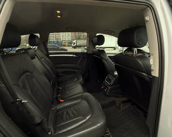 Сірий Ауді Ку 7, об'ємом двигуна 3 л та пробігом 345 тис. км за 14700 $, фото 17 на Automoto.ua