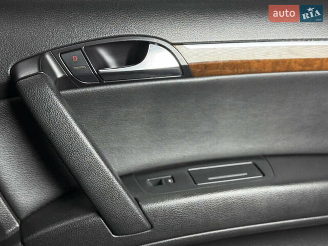 Серый Ауди Ку 7, объемом двигателя 3.6 л и пробегом 190 тыс. км за 11700 $, фото 40 на Automoto.ua