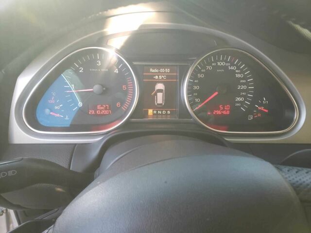 Серый Ауди Ку 7, объемом двигателя 3 л и пробегом 296 тыс. км за 13500 $, фото 11 на Automoto.ua