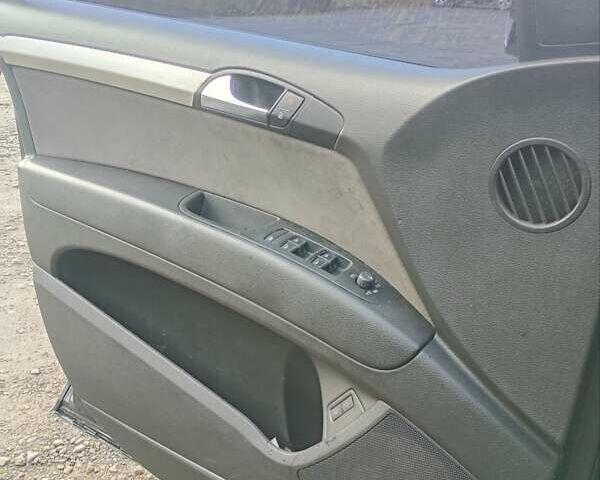 Сірий Ауді Ку 7, об'ємом двигуна 2.97 л та пробігом 298 тис. км за 13500 $, фото 8 на Automoto.ua