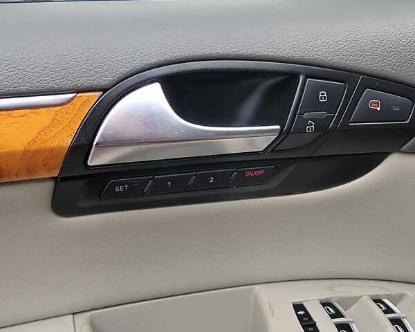 Серый Ауди Ку 7, объемом двигателя 4.16 л и пробегом 288 тыс. км за 9999 $, фото 30 на Automoto.ua