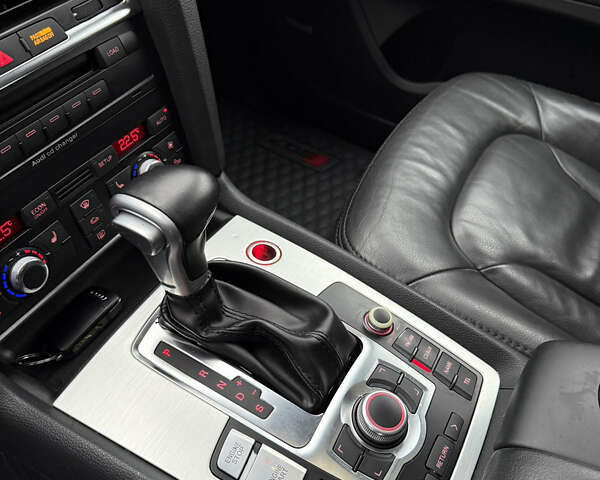 Серый Ауди Ку 7, объемом двигателя 4.2 л и пробегом 251 тыс. км за 11750 $, фото 13 на Automoto.ua