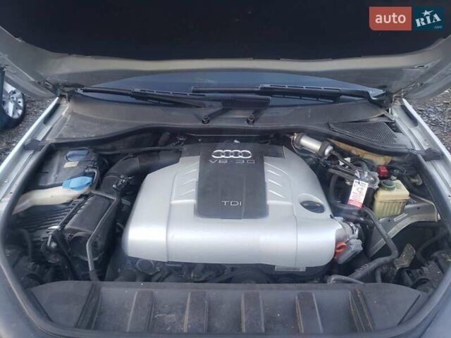 Серый Ауди Ку 7, объемом двигателя 2.97 л и пробегом 296 тыс. км за 13500 $, фото 2 на Automoto.ua