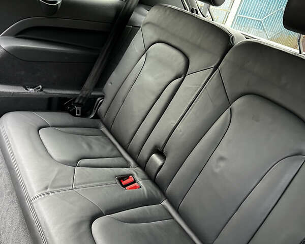 Серый Ауди Ку 7, объемом двигателя 3 л и пробегом 340 тыс. км за 13200 $, фото 40 на Automoto.ua