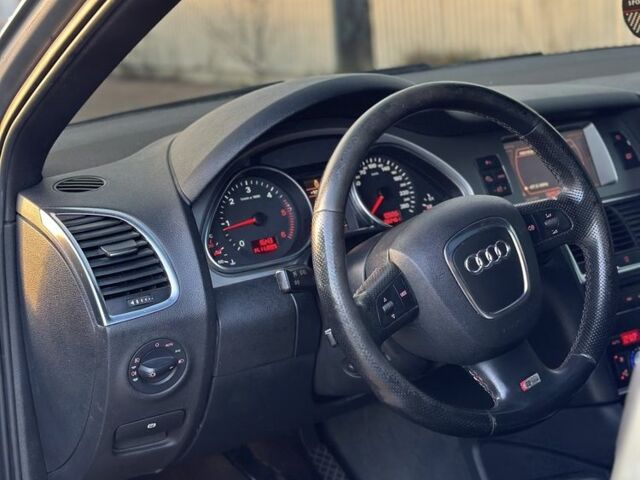 Серый Ауди Ку 7, объемом двигателя 3 л и пробегом 330 тыс. км за 7500 $, фото 6 на Automoto.ua