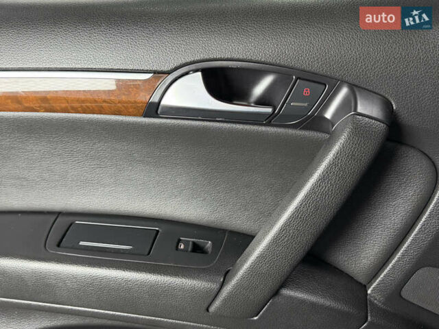 Серый Ауди Ку 7, объемом двигателя 3.6 л и пробегом 190 тыс. км за 11700 $, фото 36 на Automoto.ua