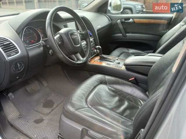 Серый Ауди Ку 7, объемом двигателя 3 л и пробегом 292 тыс. км за 11500 $, фото 3 на Automoto.ua