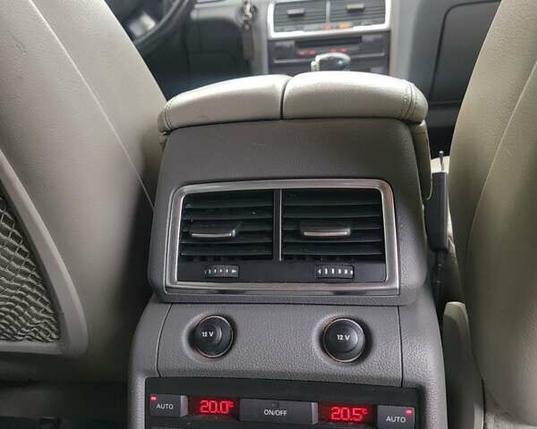 Серый Ауди Ку 7, объемом двигателя 4.16 л и пробегом 288 тыс. км за 9999 $, фото 37 на Automoto.ua