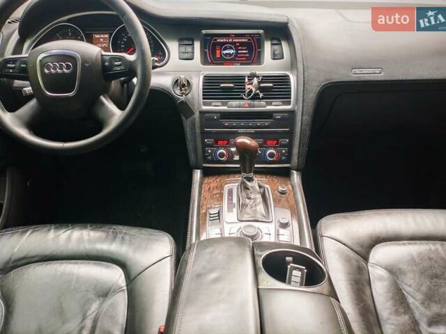Сірий Ауді Ку 7, об'ємом двигуна 3 л та пробігом 467 тис. км за 14700 $, фото 24 на Automoto.ua