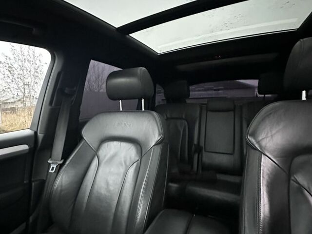 Серый Ауди Ку 7, объемом двигателя 0 л и пробегом 330 тыс. км за 7350 $, фото 5 на Automoto.ua