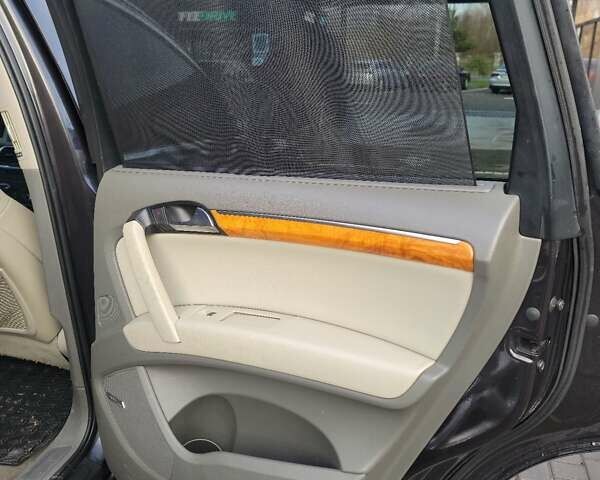 Серый Ауди Ку 7, объемом двигателя 4.16 л и пробегом 288 тыс. км за 9999 $, фото 42 на Automoto.ua