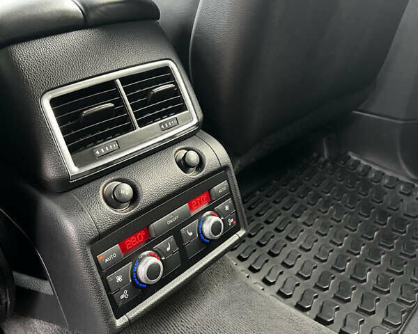 Серый Ауди Ку 7, объемом двигателя 3 л и пробегом 340 тыс. км за 13200 $, фото 65 на Automoto.ua