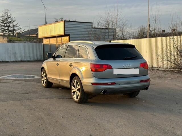 Серый Ауди Ку 7, объемом двигателя 3 л и пробегом 330 тыс. км за 7500 $, фото 4 на Automoto.ua