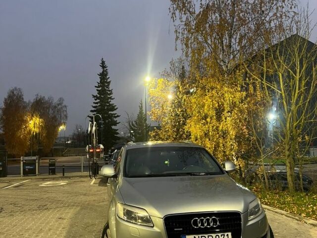 Серый Ауди Ку 7, объемом двигателя 0 л и пробегом 330 тыс. км за 7350 $, фото 2 на Automoto.ua