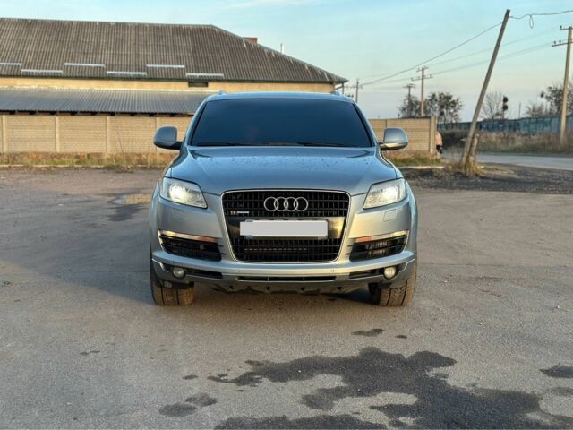 Серый Ауди Ку 7, объемом двигателя 3 л и пробегом 330 тыс. км за 7500 $, фото 1 на Automoto.ua