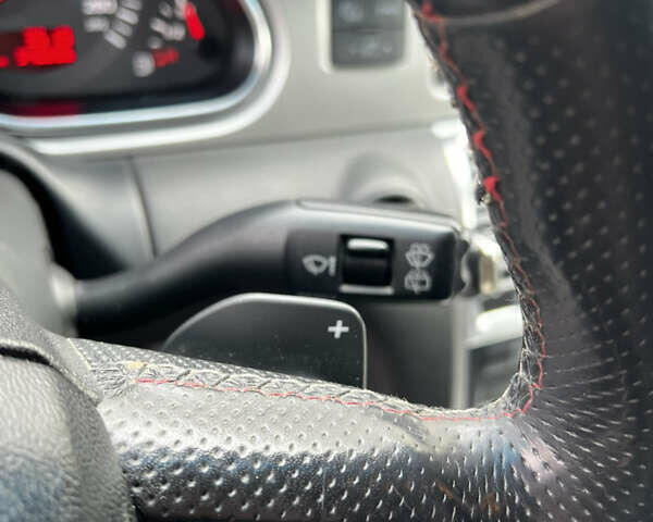 Серый Ауди Ку 7, объемом двигателя 3 л и пробегом 340 тыс. км за 13200 $, фото 32 на Automoto.ua