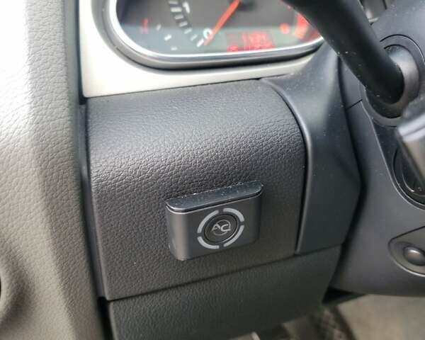 Серый Ауди Ку 7, объемом двигателя 4.16 л и пробегом 288 тыс. км за 9999 $, фото 40 на Automoto.ua