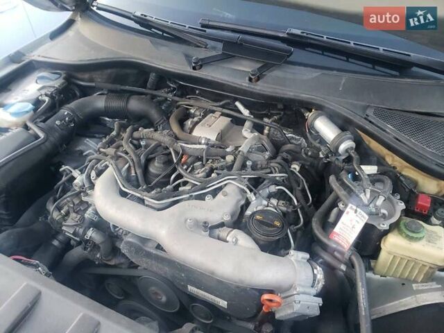 Серый Ауди Ку 7, объемом двигателя 2.97 л и пробегом 296 тыс. км за 13500 $, фото 3 на Automoto.ua