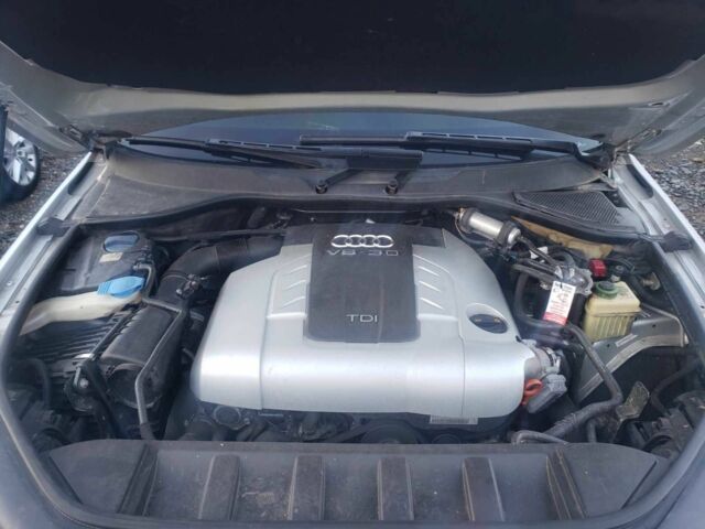 Серый Ауди Ку 7, объемом двигателя 3 л и пробегом 296 тыс. км за 13500 $, фото 13 на Automoto.ua