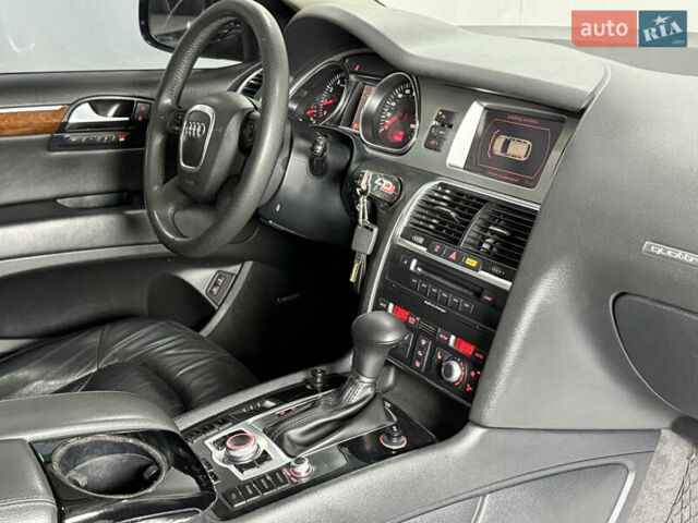 Серый Ауди Ку 7, объемом двигателя 3.6 л и пробегом 190 тыс. км за 11700 $, фото 30 на Automoto.ua