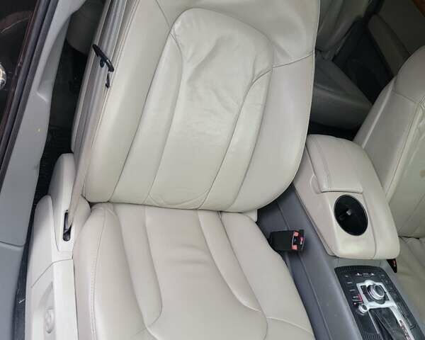 Серый Ауди Ку 7, объемом двигателя 4.16 л и пробегом 288 тыс. км за 9999 $, фото 32 на Automoto.ua