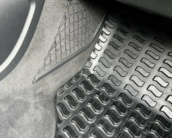 Серый Ауди Ку 7, объемом двигателя 3 л и пробегом 340 тыс. км за 13200 $, фото 75 на Automoto.ua