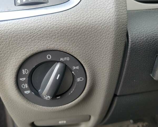 Серый Ауди Ку 7, объемом двигателя 4.16 л и пробегом 288 тыс. км за 9999 $, фото 41 на Automoto.ua