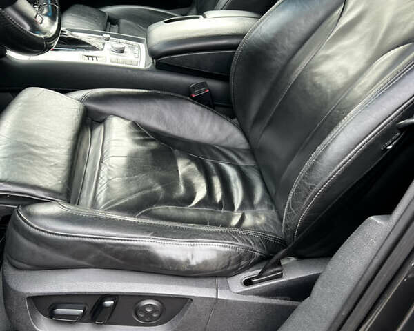 Серый Ауди Ку 7, объемом двигателя 3 л и пробегом 340 тыс. км за 13200 $, фото 70 на Automoto.ua