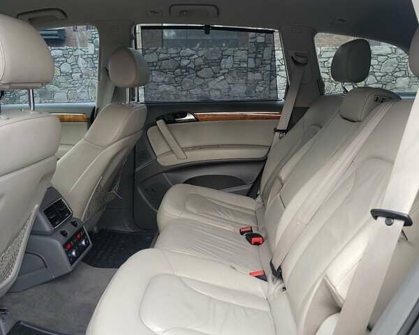 Серый Ауди Ку 7, объемом двигателя 4.16 л и пробегом 288 тыс. км за 9999 $, фото 35 на Automoto.ua