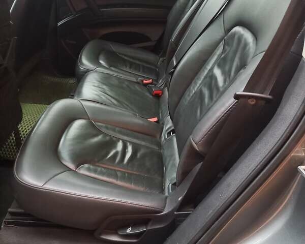 Ауди Ку 7 2009 в Черновцах на Automoto.ua Серый Ауди Ку 7, объемом двигателя 2.97 л и пробегом 278 тыс. км за 14800 $, фото 18 на Automoto.ua