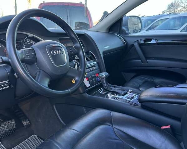 Сірий Ауді Ку 7, об'ємом двигуна 3 л та пробігом 252 тис. км за 12500 $, фото 10 на Automoto.ua