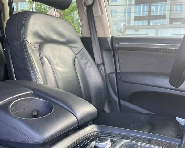 Серый Ауди Ку 7, объемом двигателя 4.13 л и пробегом 308 тыс. км за 21500 $, фото 24 на Automoto.ua