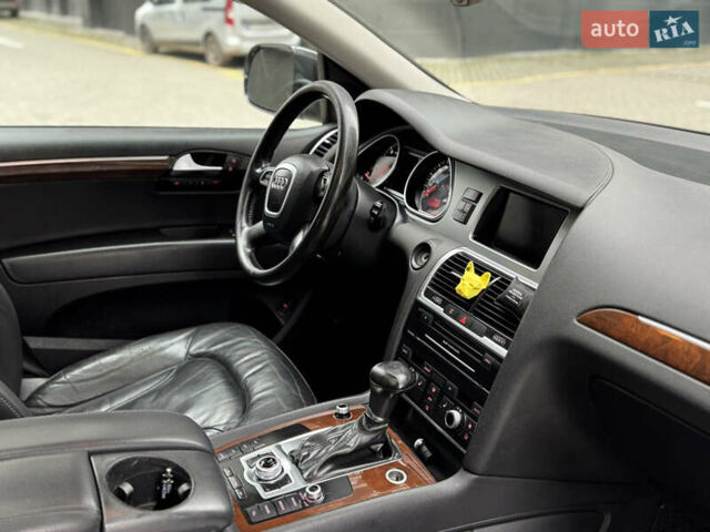 Серый Ауди Ку 7, объемом двигателя 2.97 л и пробегом 390 тыс. км за 12999 $, фото 36 на Automoto.ua