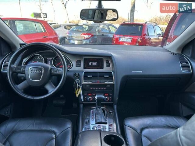 Сірий Ауді Ку 7, об'ємом двигуна 3 л та пробігом 252 тис. км за 12500 $, фото 14 на Automoto.ua