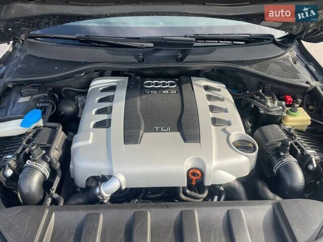 Серый Ауди Ку 7, объемом двигателя 4.13 л и пробегом 308 тыс. км за 21500 $, фото 6 на Automoto.ua