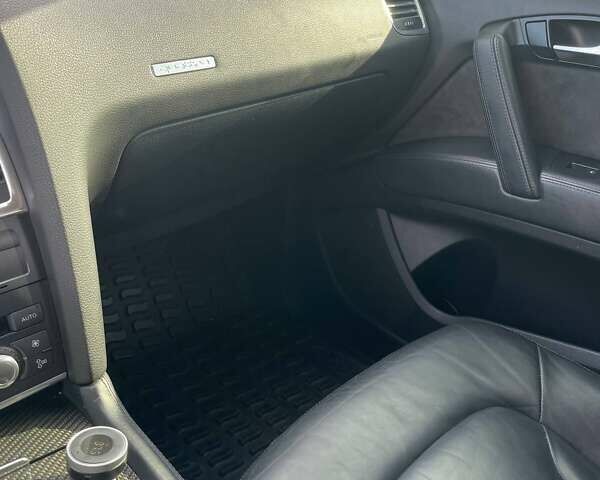 Серый Ауди Ку 7, объемом двигателя 4.13 л и пробегом 308 тыс. км за 21500 $, фото 13 на Automoto.ua