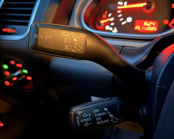 Сірий Ауді Ку 7, об'ємом двигуна 3 л та пробігом 290 тис. км за 15300 $, фото 109 на Automoto.ua