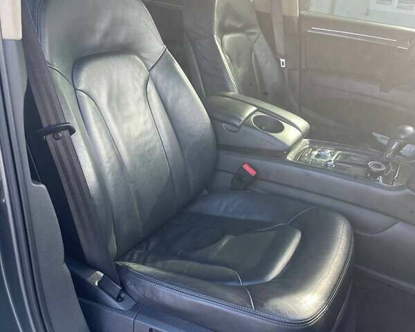 Серый Ауди Ку 7, объемом двигателя 4.13 л и пробегом 308 тыс. км за 21500 $, фото 29 на Automoto.ua