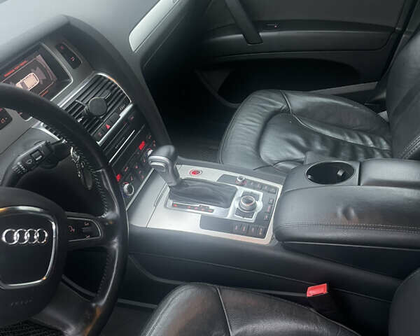 Серый Ауди Ку 7, объемом двигателя 3.6 л и пробегом 305 тыс. км за 12700 $, фото 23 на Automoto.ua