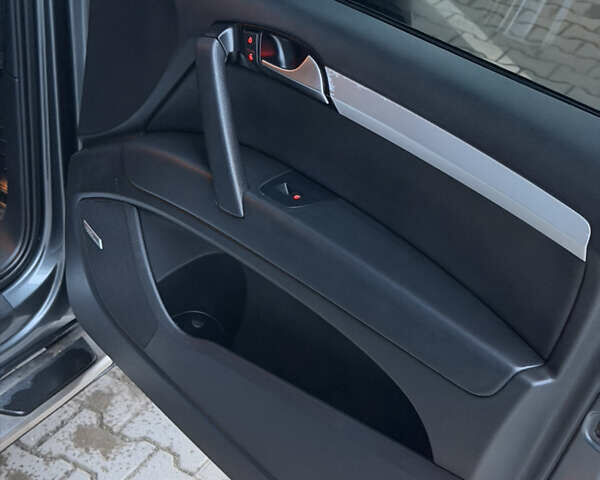 Сірий Ауді Ку 7, об'ємом двигуна 3 л та пробігом 290 тис. км за 15300 $, фото 84 на Automoto.ua