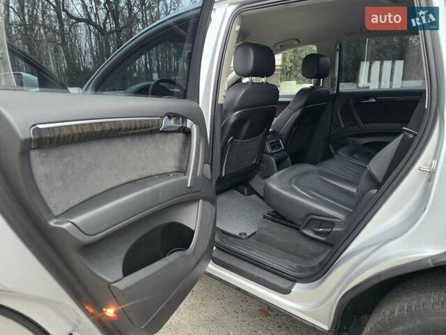 Серый Ауди Ку 7, объемом двигателя 2.97 л и пробегом 400 тыс. км за 11999 $, фото 24 на Automoto.ua