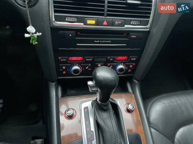 Серый Ауди Ку 7, объемом двигателя 2.97 л и пробегом 270 тыс. км за 15300 $, фото 19 на Automoto.ua