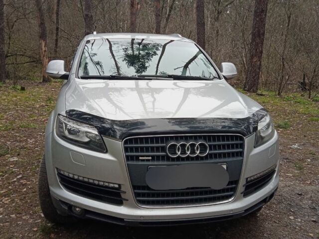 Серый Ауди Ку 7, объемом двигателя 3 л и пробегом 289 тыс. км за 400 $, фото 3 на Automoto.ua