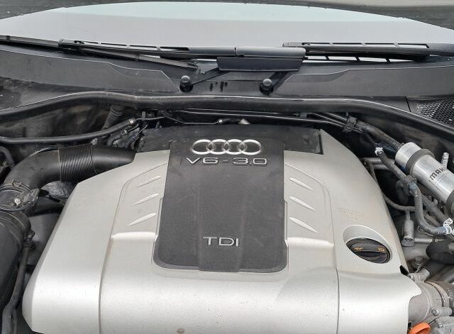 Серый Ауди Ку 7, объемом двигателя 3 л и пробегом 235 тыс. км за 16500 $, фото 14 на Automoto.ua