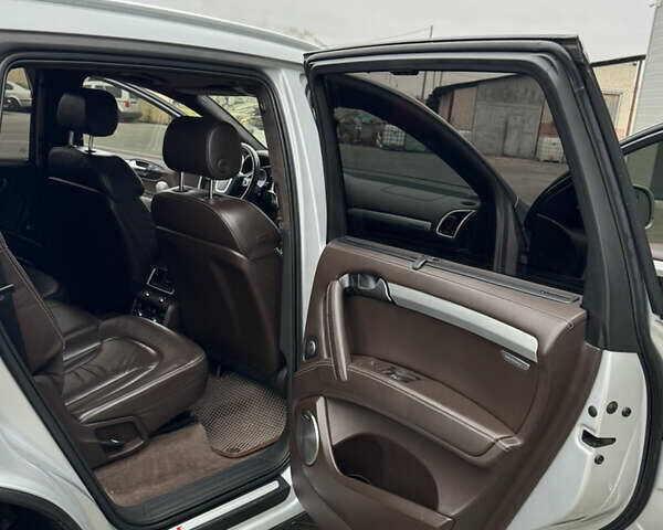 Сірий Ауді Ку 7, об'ємом двигуна 2.97 л та пробігом 256 тис. км за 18500 $, фото 25 на Automoto.ua