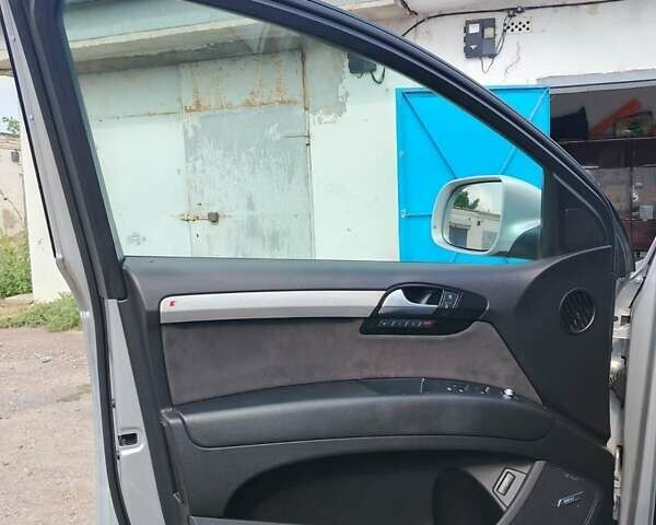 Ауди Ку 7 2010 в Измаиле на Automoto.ua Серый Ауди Ку 7, объемом двигателя 2.97 л и пробегом 198 тыс. км за 18200 $, фото 4 на Automoto.ua