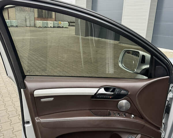 Сірий Ауді Ку 7, об'ємом двигуна 2.97 л та пробігом 256 тис. км за 18500 $, фото 7 на Automoto.ua